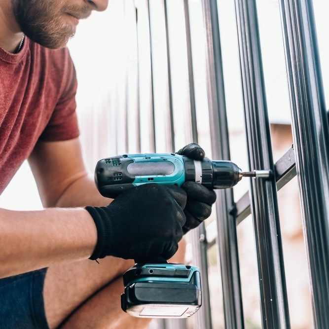 Шуруповерт Makita на 2 аккумулятора 24V с набором инструментов