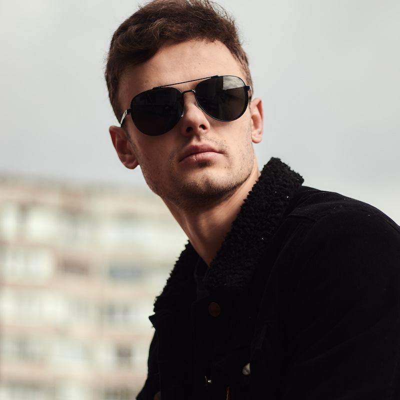 Брендовые мужские солнцезащитные очки в металлической оправе МТ008