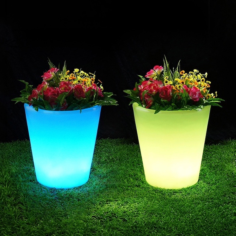 vulychnyi-svitylnyi-gorshchyk-dlya-kvitiv-garden-light-vase-led-kashpo-01